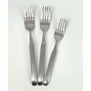 J A Henckels Zwilling Synergy Stainless 2 Dinner 8”  1 Salad 6 7/8” Forks